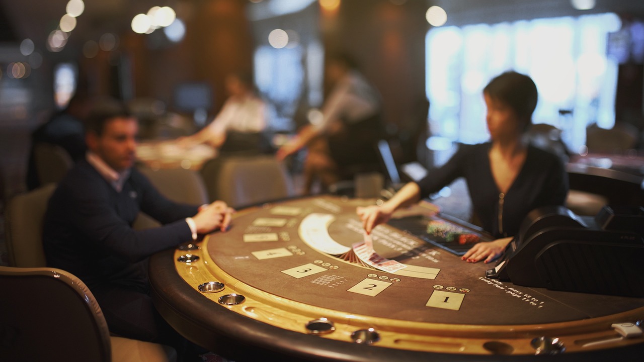 Blackjack spelare runt bord
